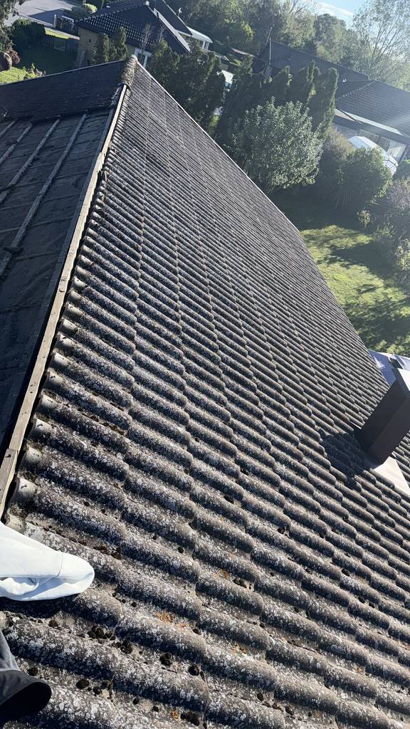 Bild 1 av referensprojekt Byta tak och fasadpanel.