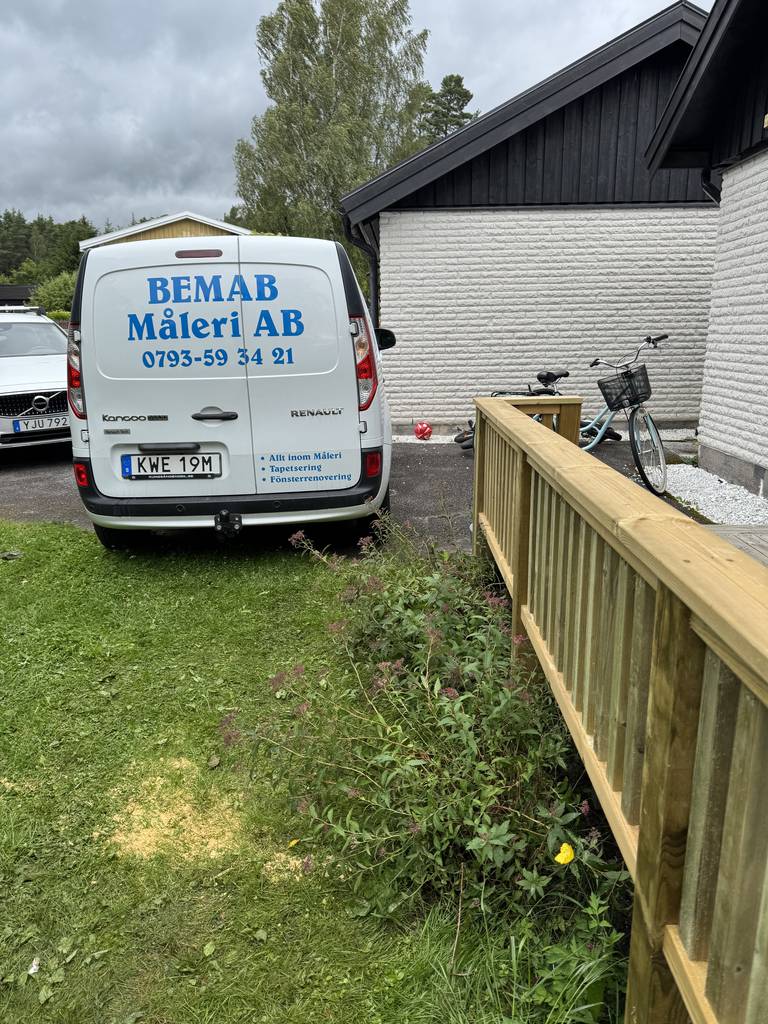 Bild 7 av referensprojekt Rivning och nytt staket ute på terrass , altan