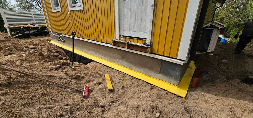 Bild 2 av referensprojekt Dränering, putsning och radonskydd.