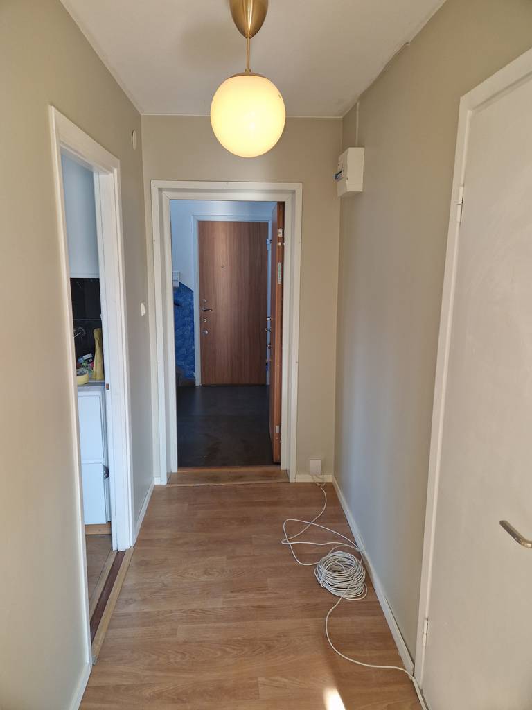 Bild 15 av referensprojekt Lagning av väggar samt spackling och målning