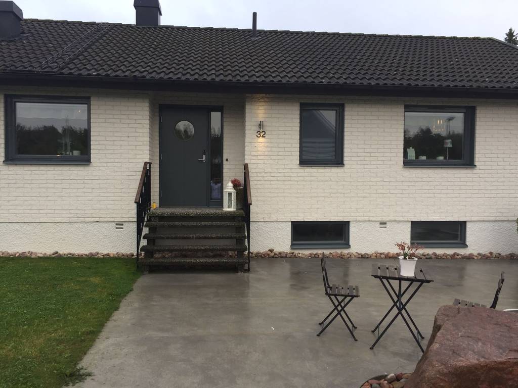Bild 1 av referensprojekt Fönsterbyte i modern stil i Östergötland