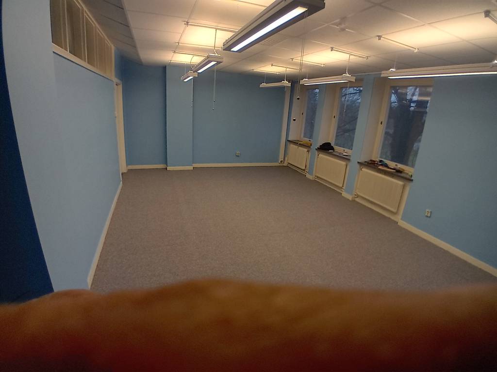 Bild 3 av referensprojekt Lägga heltäcknings mattor och måla väggarna i en lokal