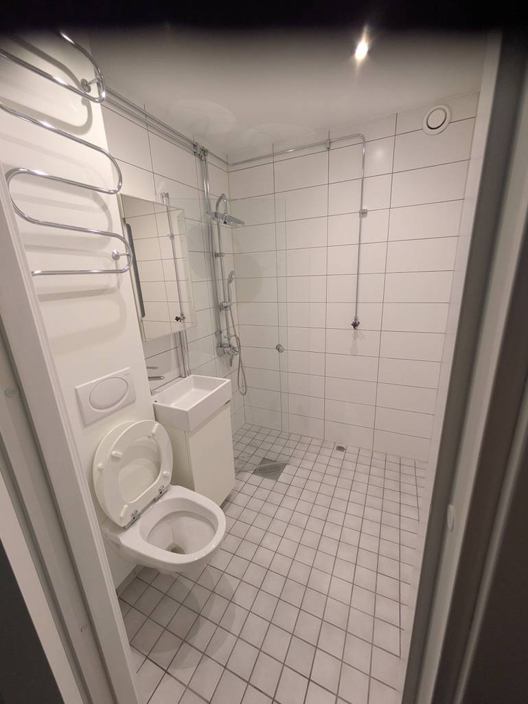 Bild 2 av referensprojekt Flyttstädning – Skinande rent & redo för besiktning