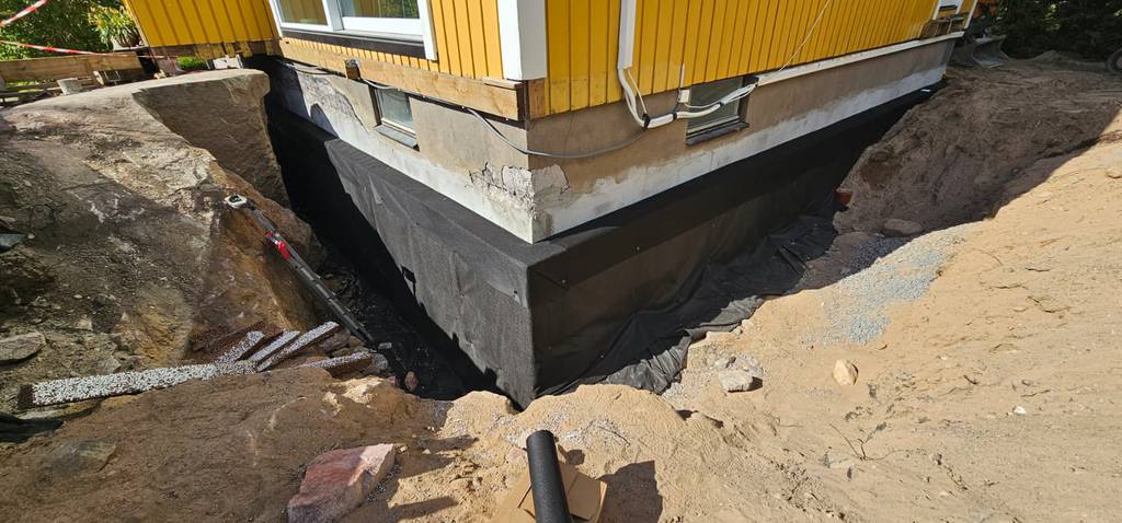 Bild 5 av referensprojekt Dränering, putsning och radonskydd.