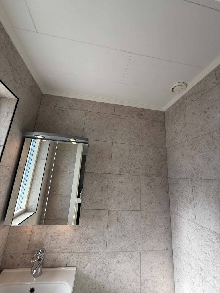 Bild 3 av referensprojekt Stilren gäst-WC i Tidö-Lindö
