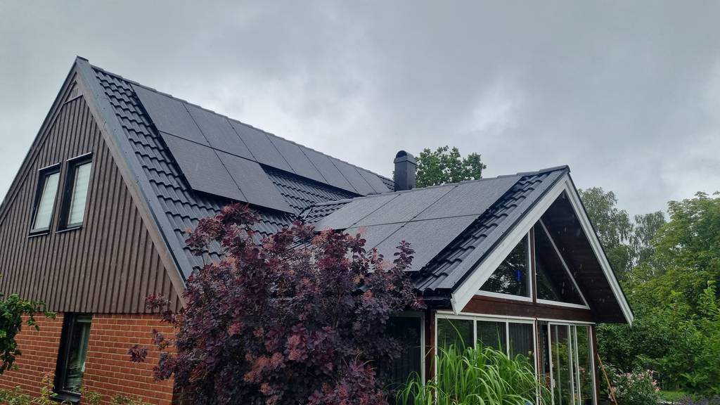 Bild 3 av referensprojekt Takbyte samt installation av solpaneler