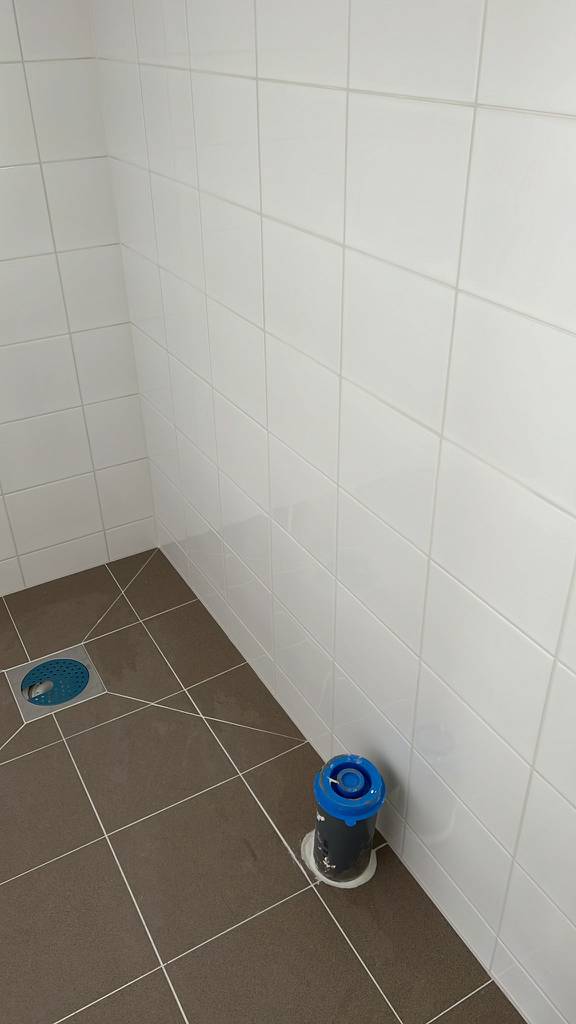 Bild 8 av referensprojekt Namn på projekt: Badrumsrenovering – tätskikt och kakelsättning