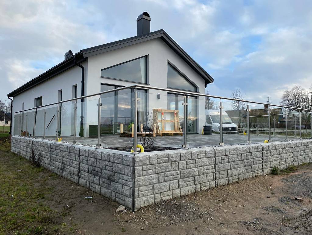 Bild 4 av referensprojekt Glasräcke i Glemmingebro