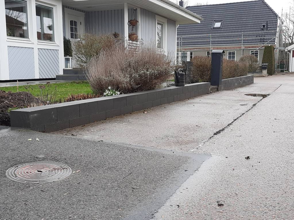 Bild 4 av referensprojekt Mur mot gatan