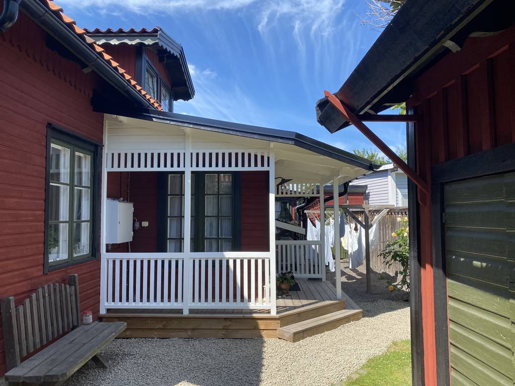 Bild 33 av referensprojekt Byggnation av sommarhus samt altanbyggen.