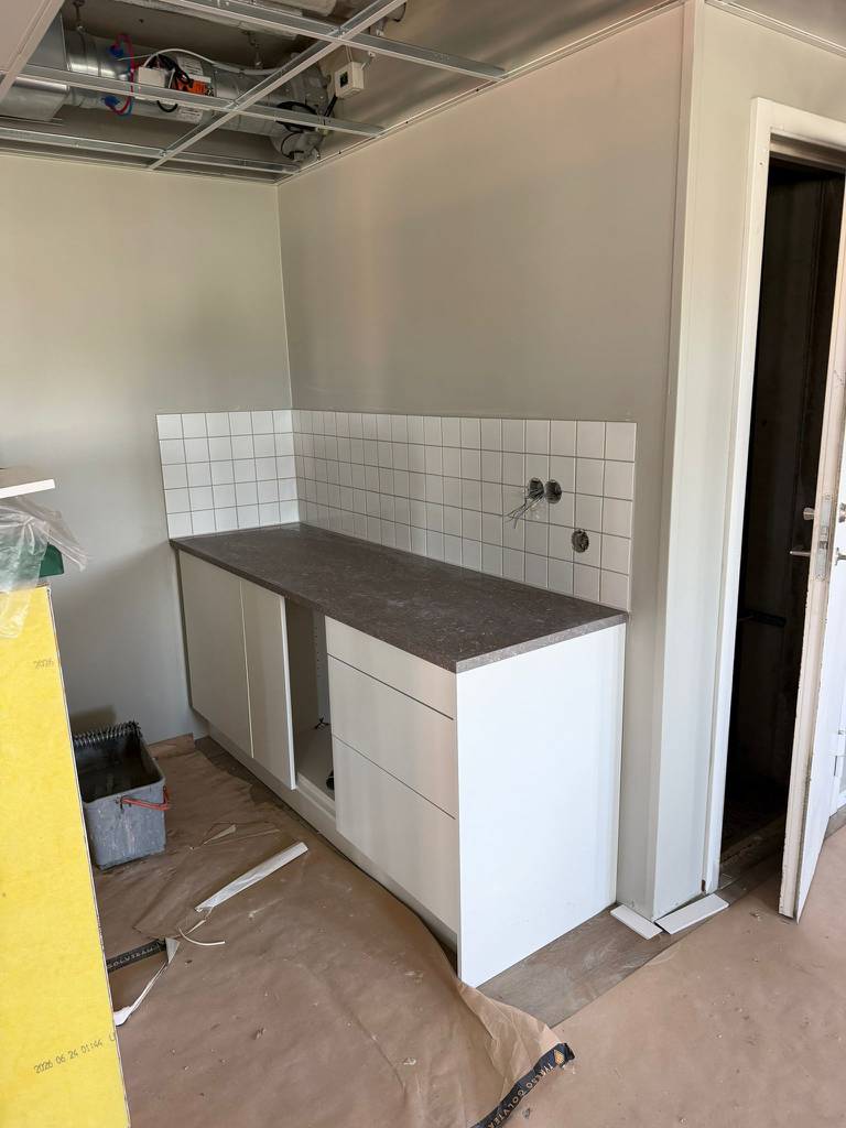 Bild 23 av referensprojekt Namn på projekt: Badrumsrenovering – tätskikt och kakelsättning