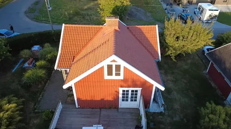 Bild 2 av referensprojekt Takbyte i Vejbystrand