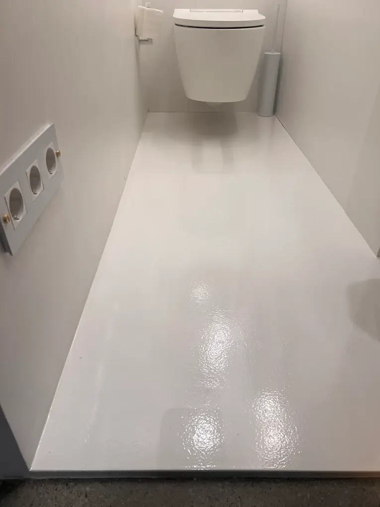 Bild 4 av referensprojekt Epoxitrappa och epoxigolv - Östermalm