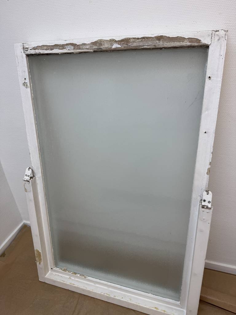 Bild 1 av referensprojekt Fönsterrenovering badrumsfönster, västerås