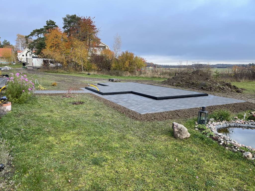 Bild 7 av referensprojekt Olika växthus fundament med stensättning