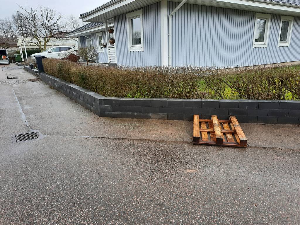 Bild 5 av referensprojekt Mur mot gatan
