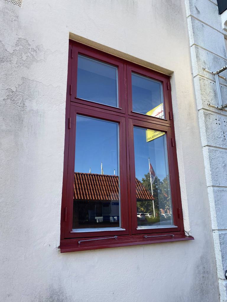 Bild 3 av referensprojekt Nyrenoverade flaggfönster i Tomelilla