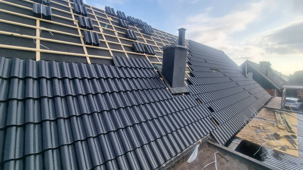 Bild 1 av referensprojekt Takbyte samt installation av solpaneler