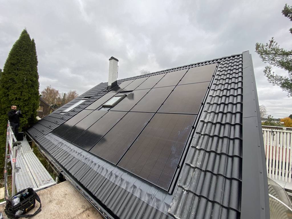 Bild 1 av referensprojekt Solar Panels