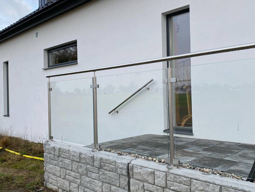 Bild 3 av referensprojekt Glasräcke i Glemmingebro