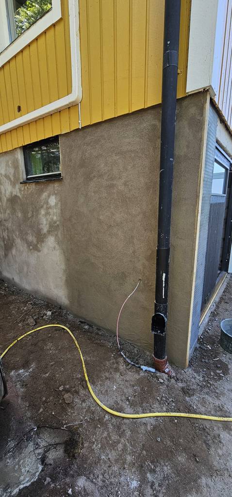 Bild 34 av referensprojekt Dränering, putsning och radonskydd.