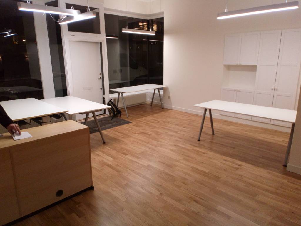 Bild 3 av referensprojekt Lägga golv på ett kontor i Stockholm