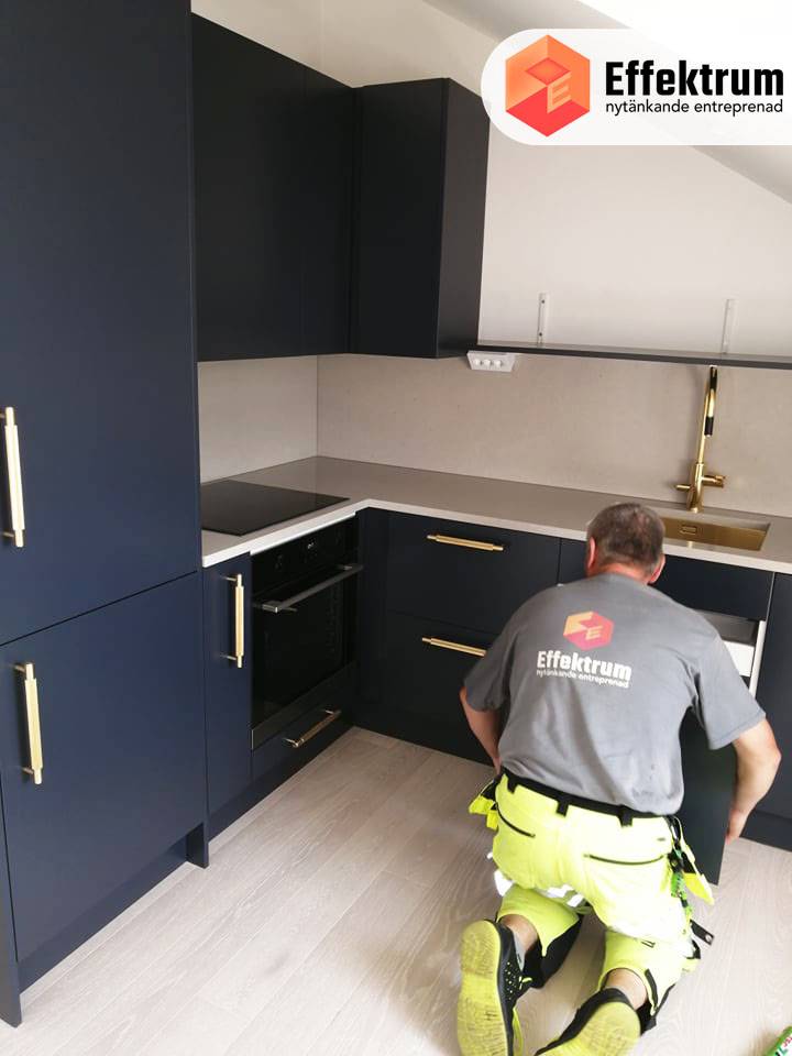 Bild 1 av referensprojekt Montering av modernt kök