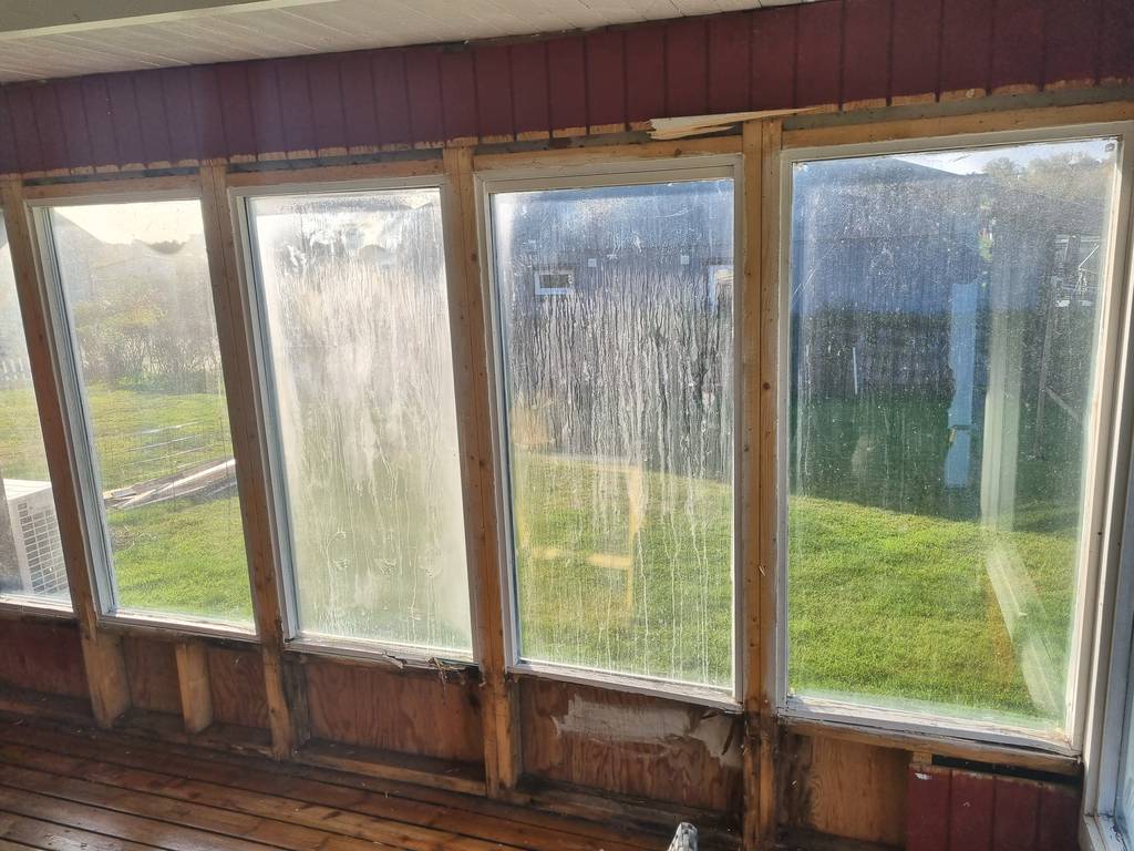 Bild 2 av referensprojekt Fönster byte av altanen, före och efter bilder