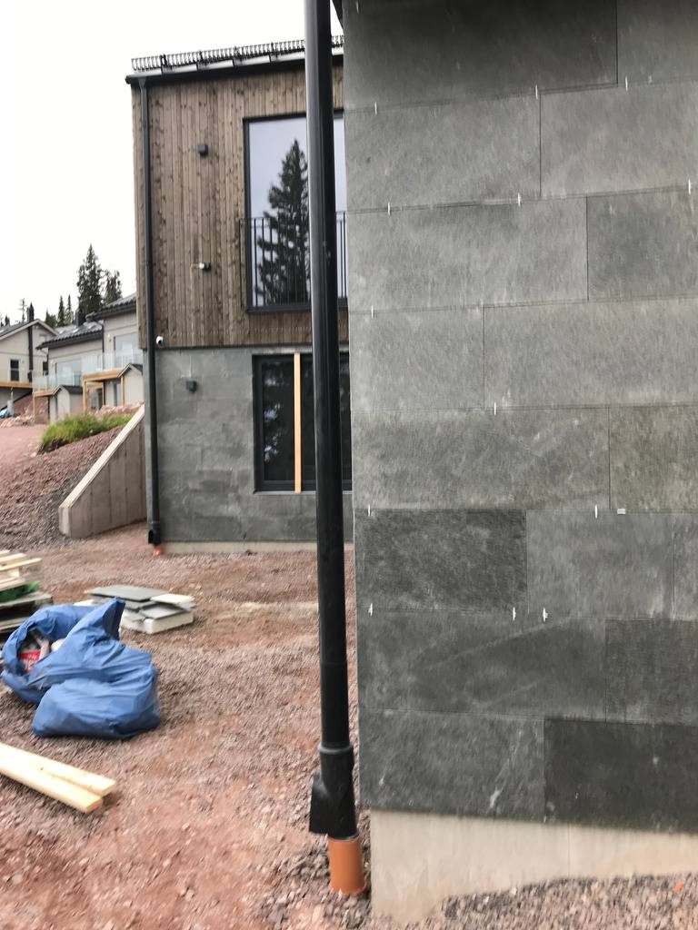 Bild 21 av referensprojekt Namn på projekt: Badrumsrenovering – tätskikt och kakelsättning