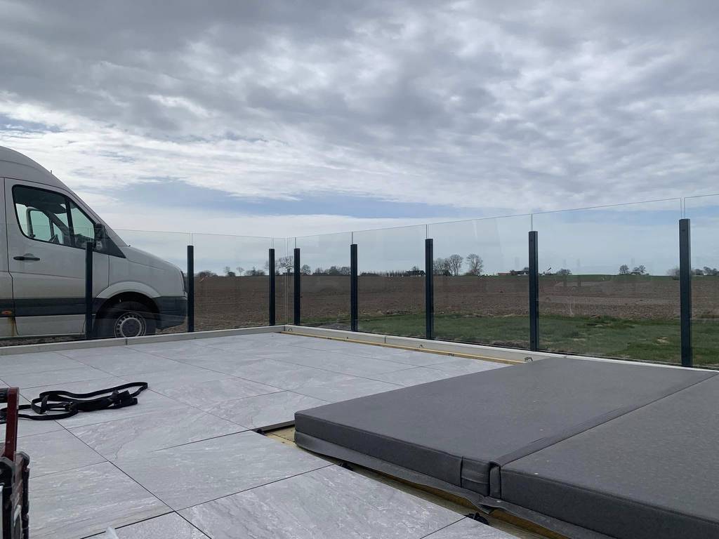 Bild 1 av referensprojekt Glasräcke i Örum