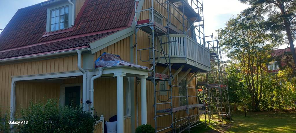 Bild 2 av referensprojekt Fasadmålning