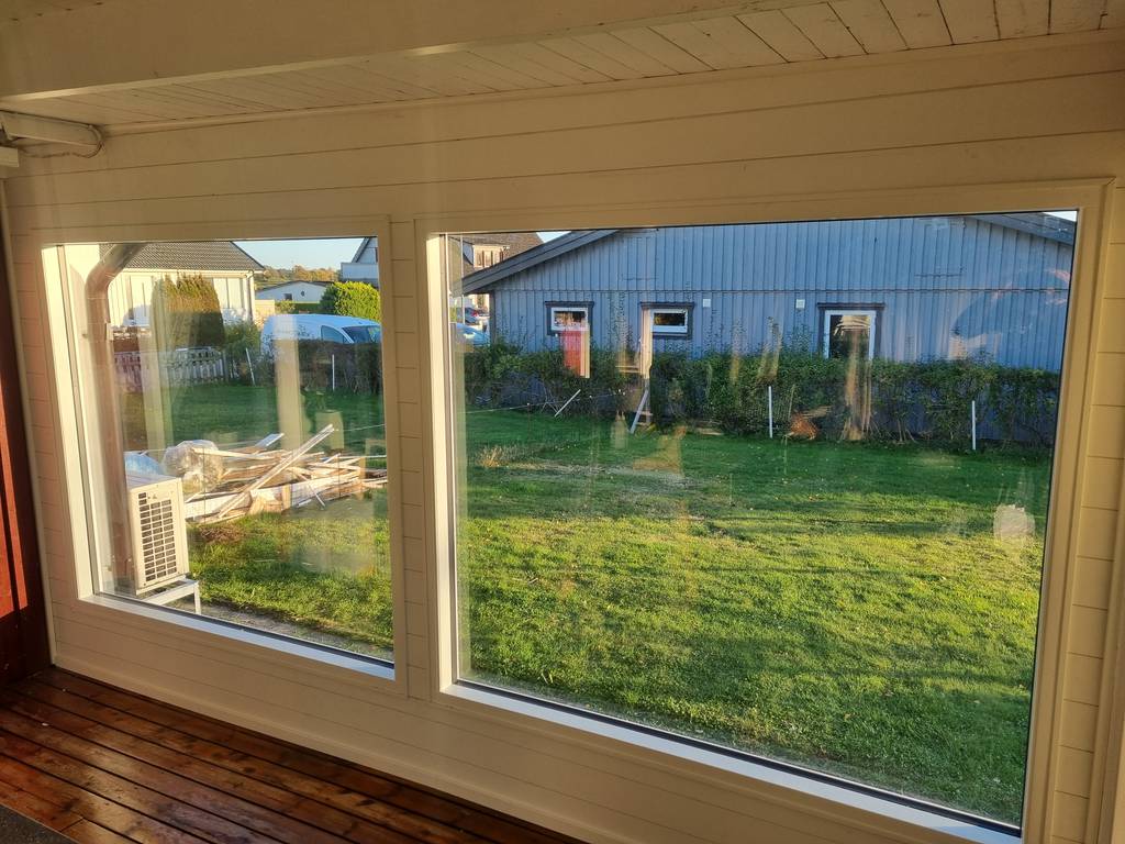 Bild 3 av referensprojekt Fönster byte av altanen, före och efter bilder