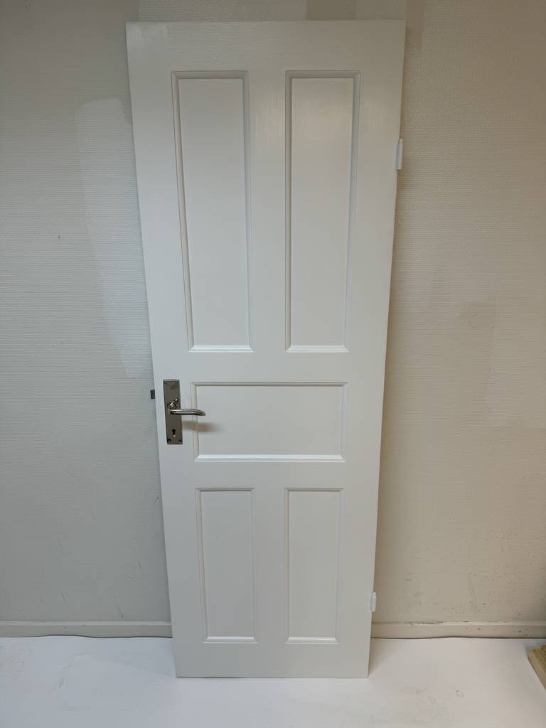 Bild 2 av referensprojekt Renovering dörr, nya handtag samt låskista, sekelskift
