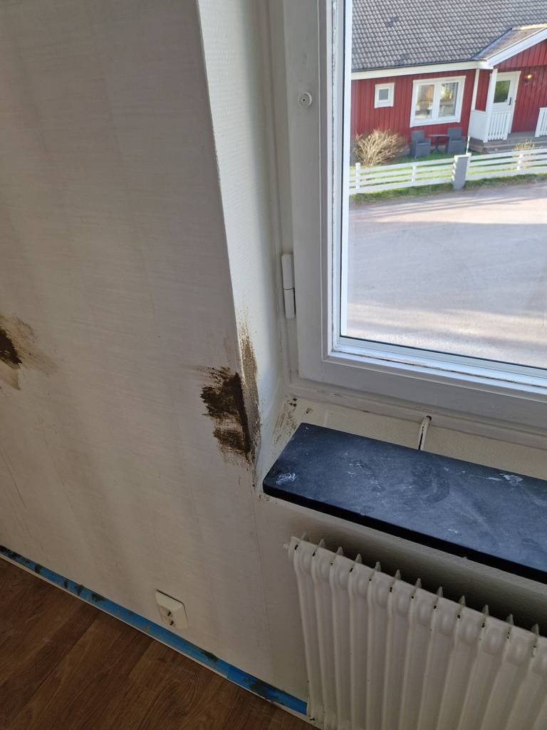 Bild 7 av referensprojekt Lagning av väggar samt spackling och målning