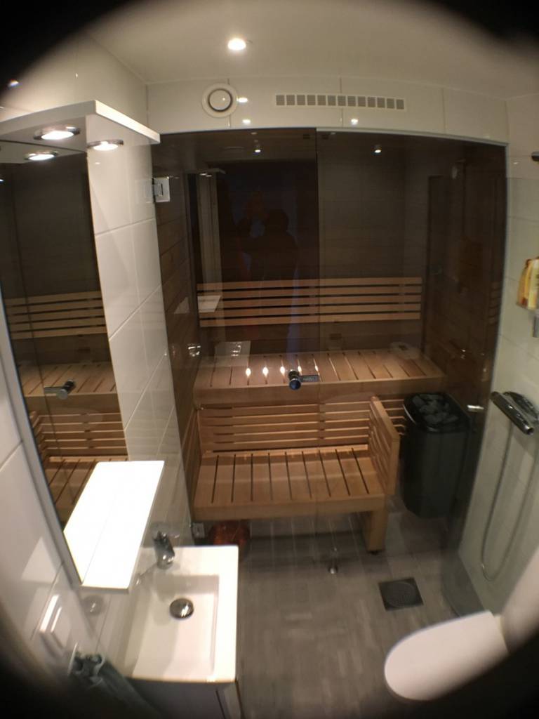 Bild 1 av referensprojekt Kompakt badrum med bastu