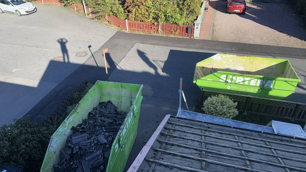 Bild 2 av referensprojekt Byta tak och fasadpanel.