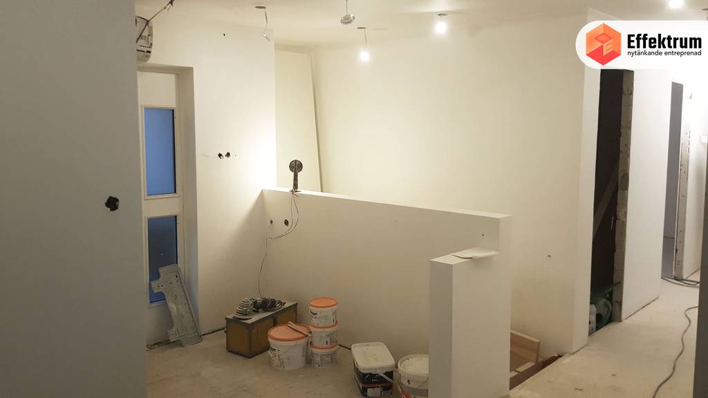 Bild 2 av referensprojekt Ombyggnation av hall med platsbyggd förvaring