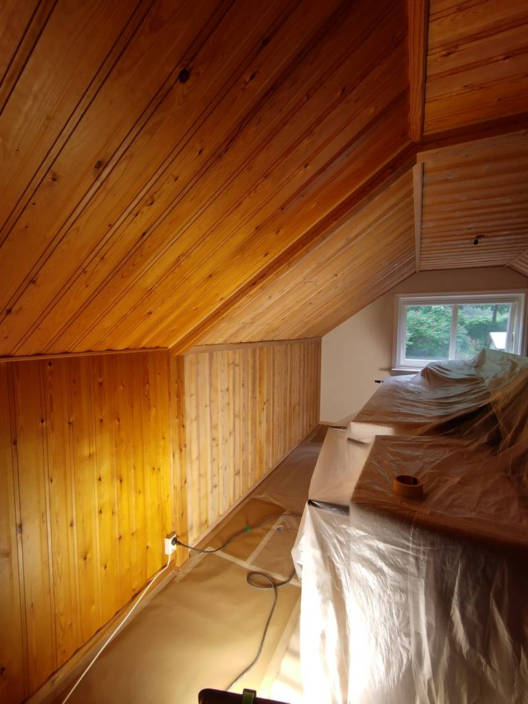 Bild 1 av referensprojekt Målning av vindsvåning