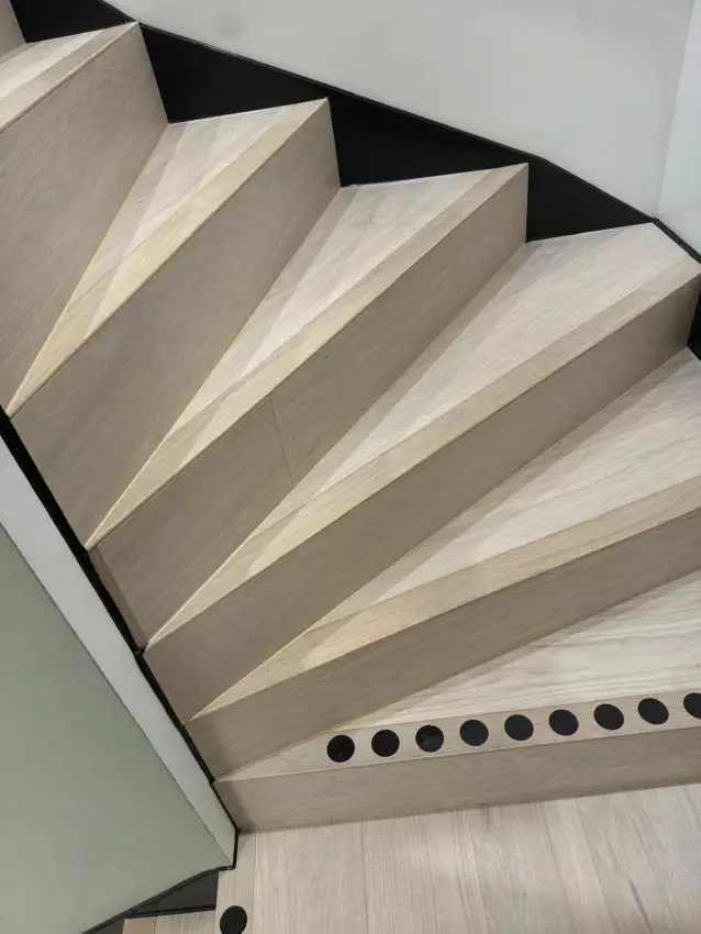 Bild 2 av referensprojekt Golv och trappa