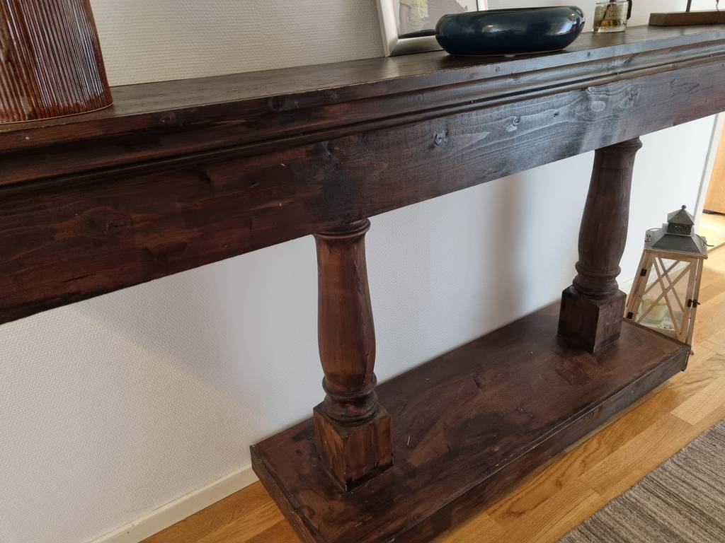 Bild 1 av referensprojekt Specialbeställning av ett sidobord
