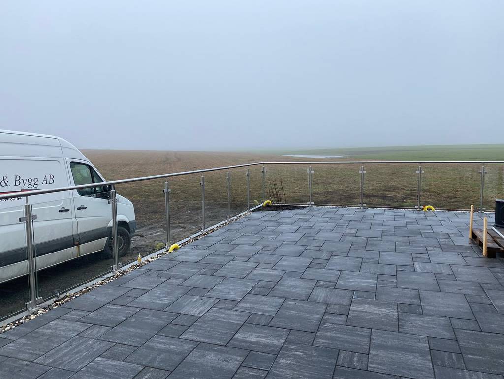 Bild 2 av referensprojekt Glasräcke i Glemmingebro