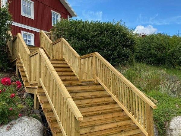 Bild 1 av referensprojekt Trappa med räcke