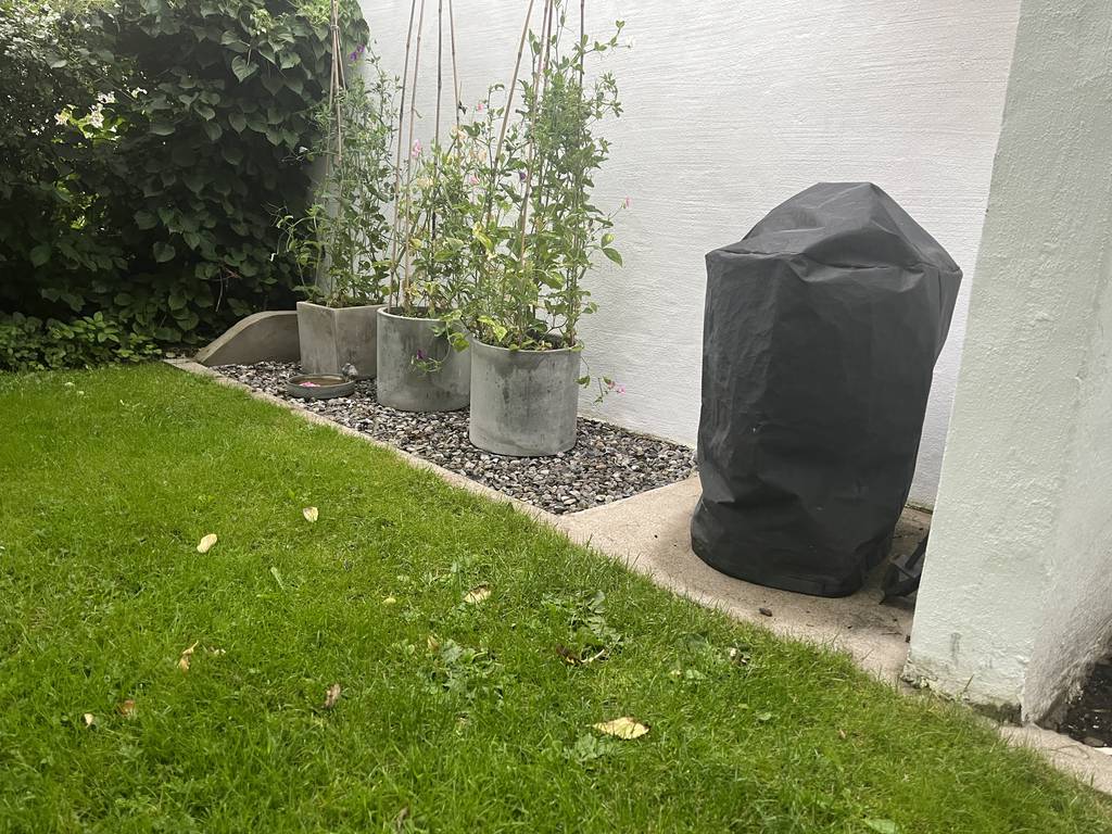 Bild 3 av referensprojekt Kund önskade bättre utnyttjande och struktur av sin trädgård, samt att den skulle bli mer tillgänglig och lättskött.