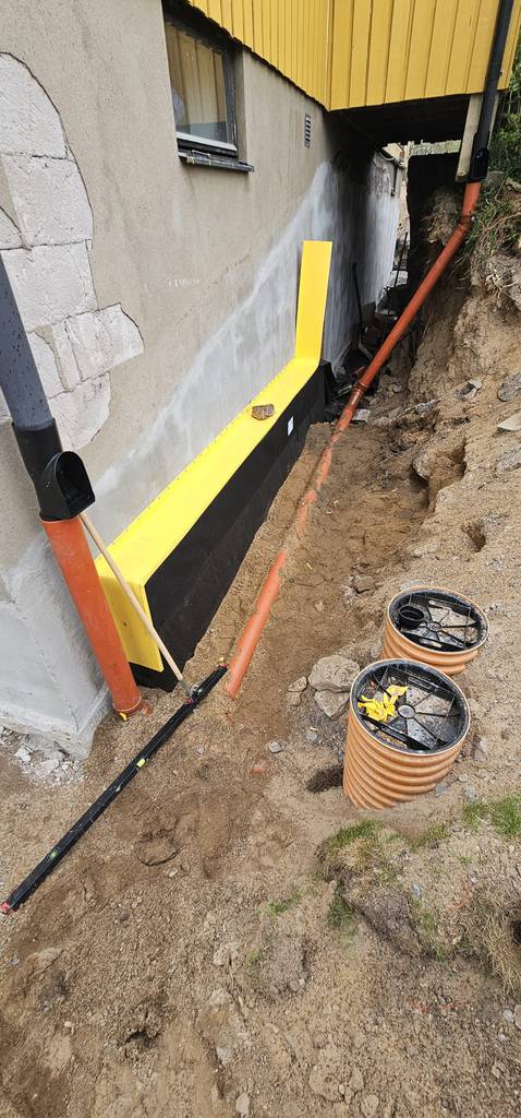 Bild 21 av referensprojekt Dränering, putsning och radonskydd.